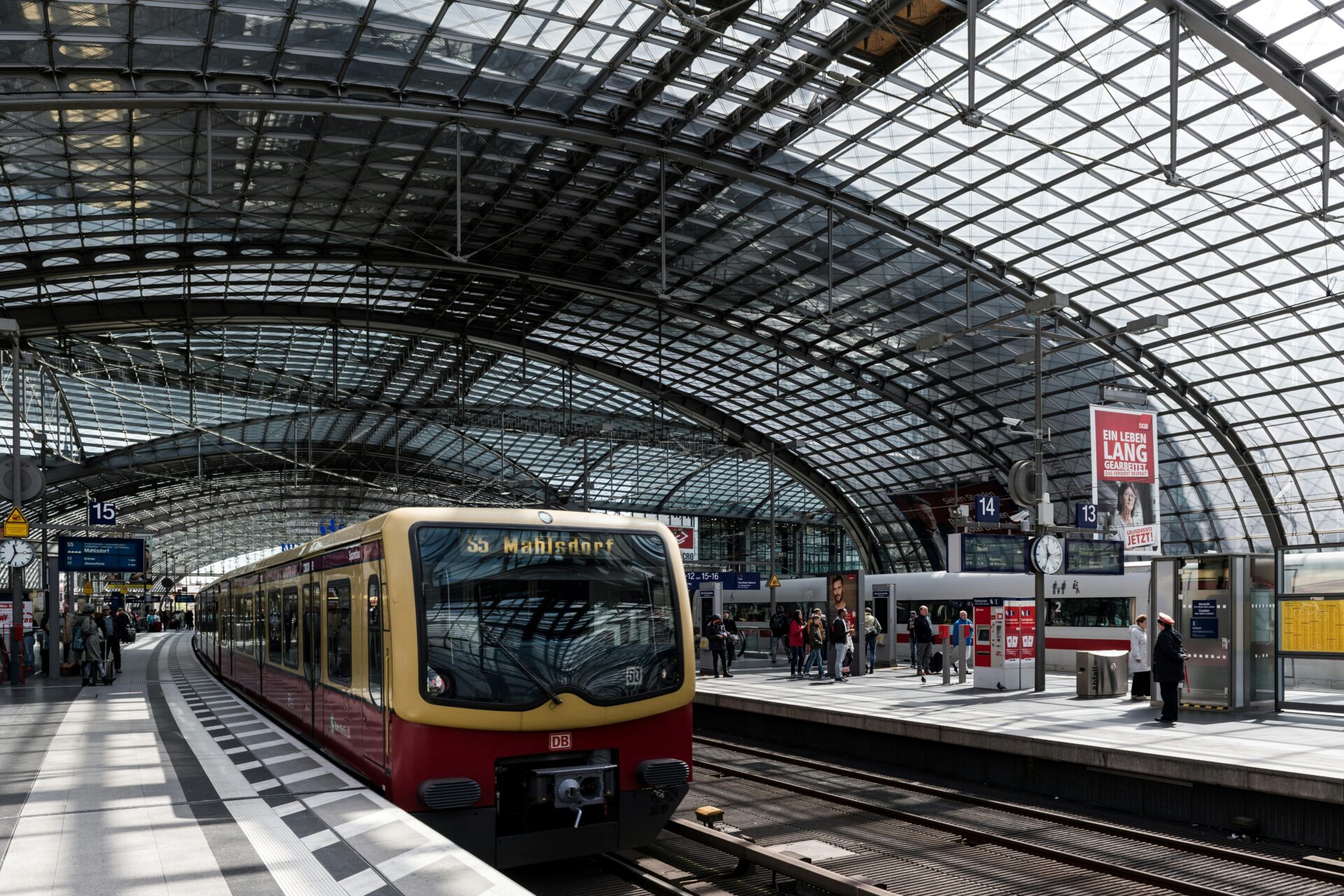 Klima Campus Good News Immer mehr Menschen benutzen Bus und Bahn