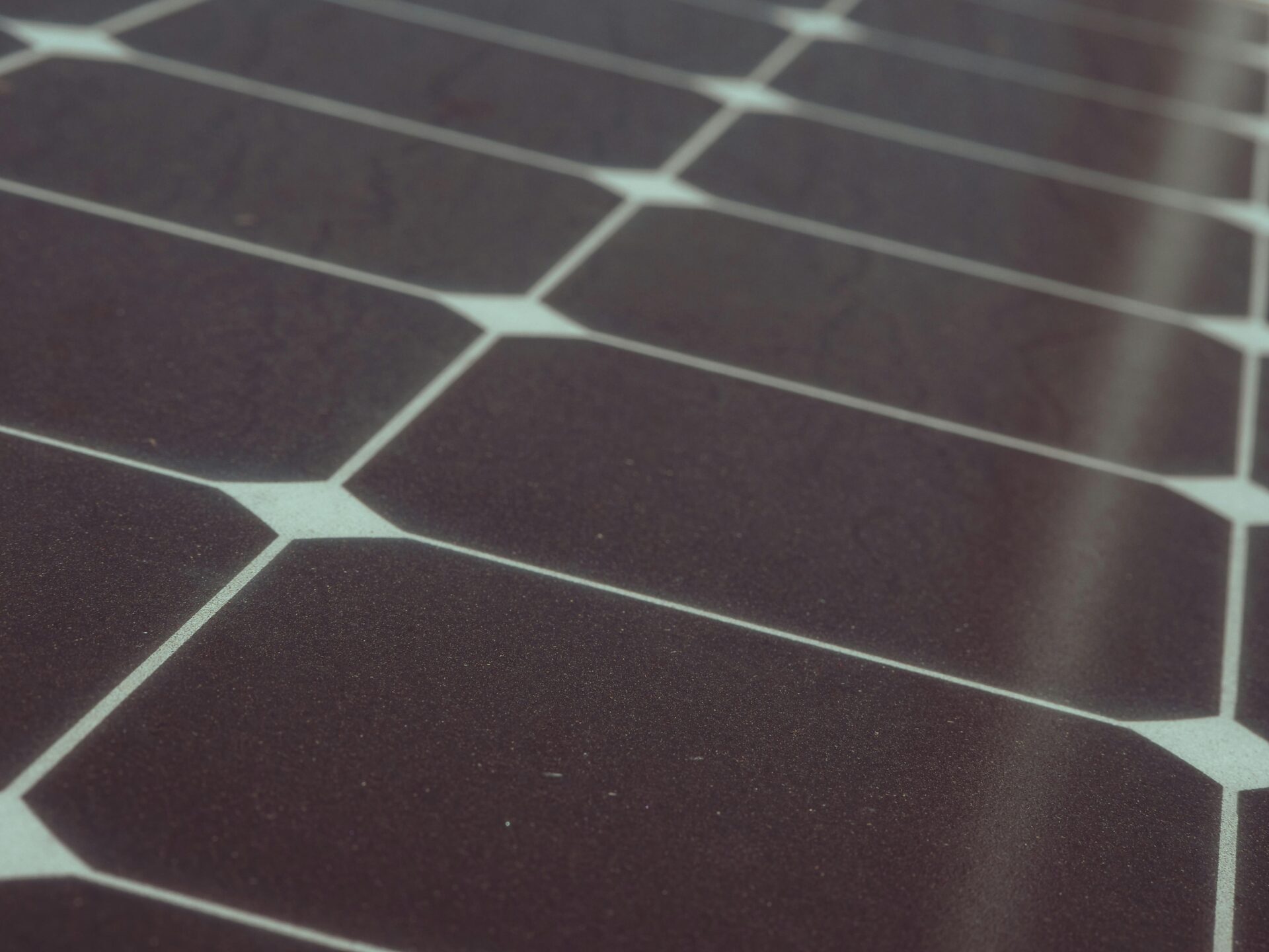 Klima Campus Good News Erste Solarzelle auf Bahngleis
